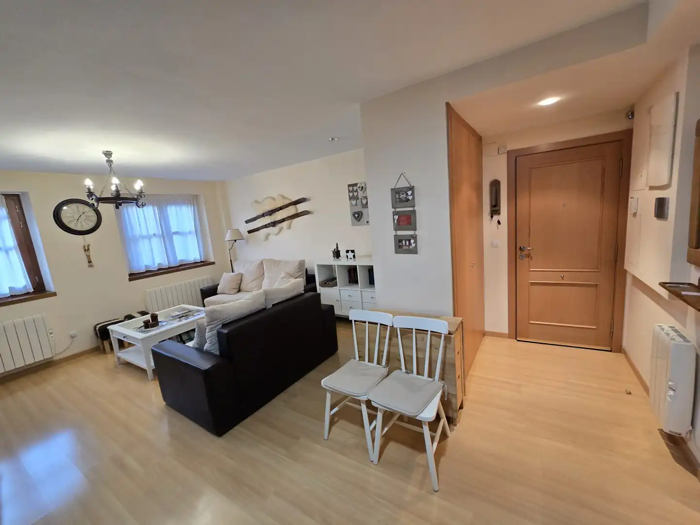 Sala de estar de Apartamento en venta en Benasque con Aire acondicionado, Calefacción y Amueblado