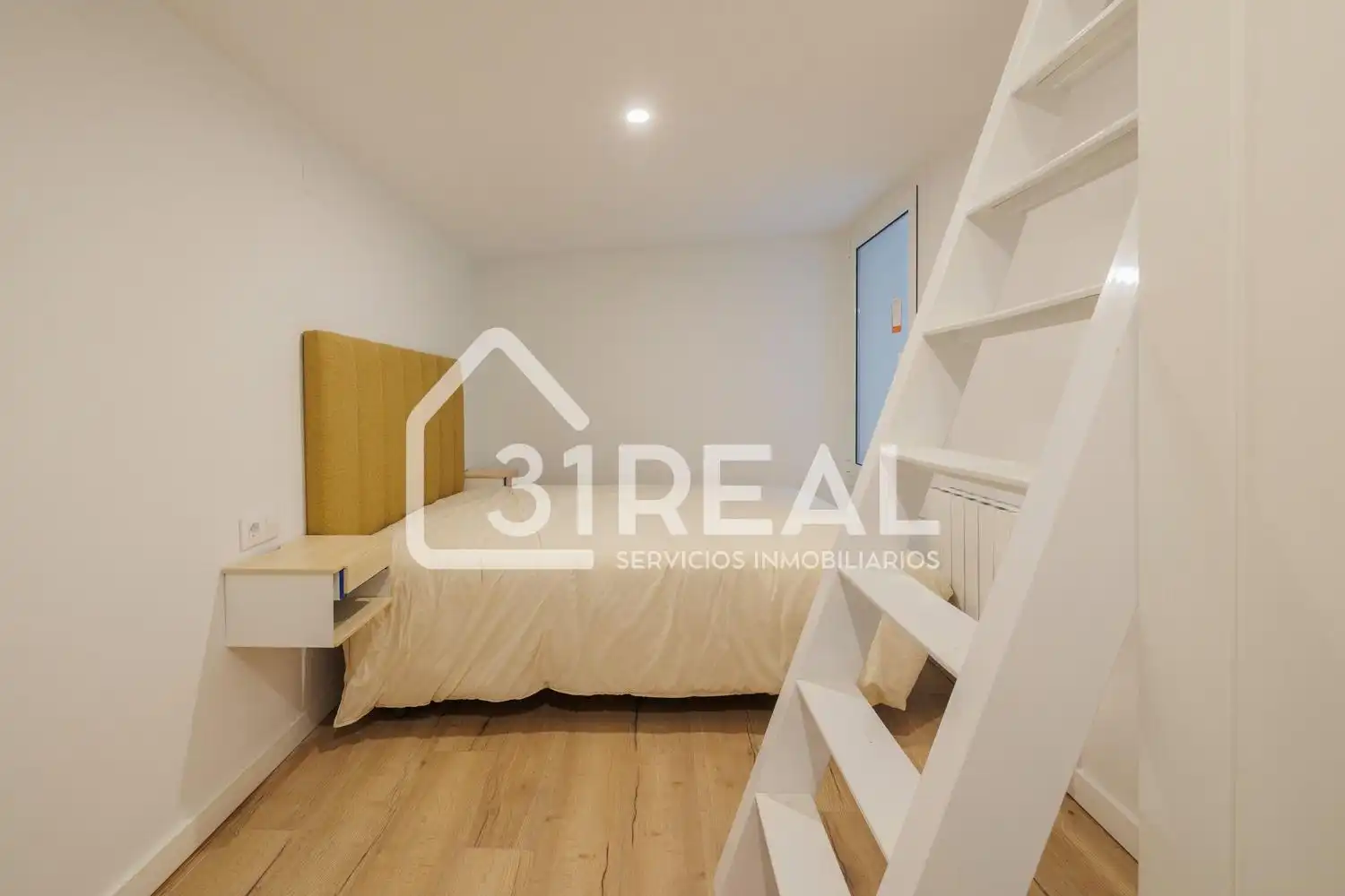 Habitación de Planta baja en venta en Madrid con Calefacción, Amueblado y Alarma