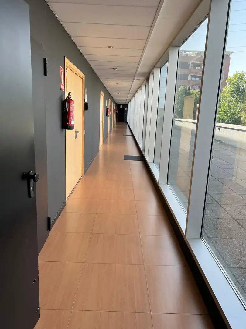 Büro zur Miete in Rubí mit Klimaanlage, Möbliert und Internet