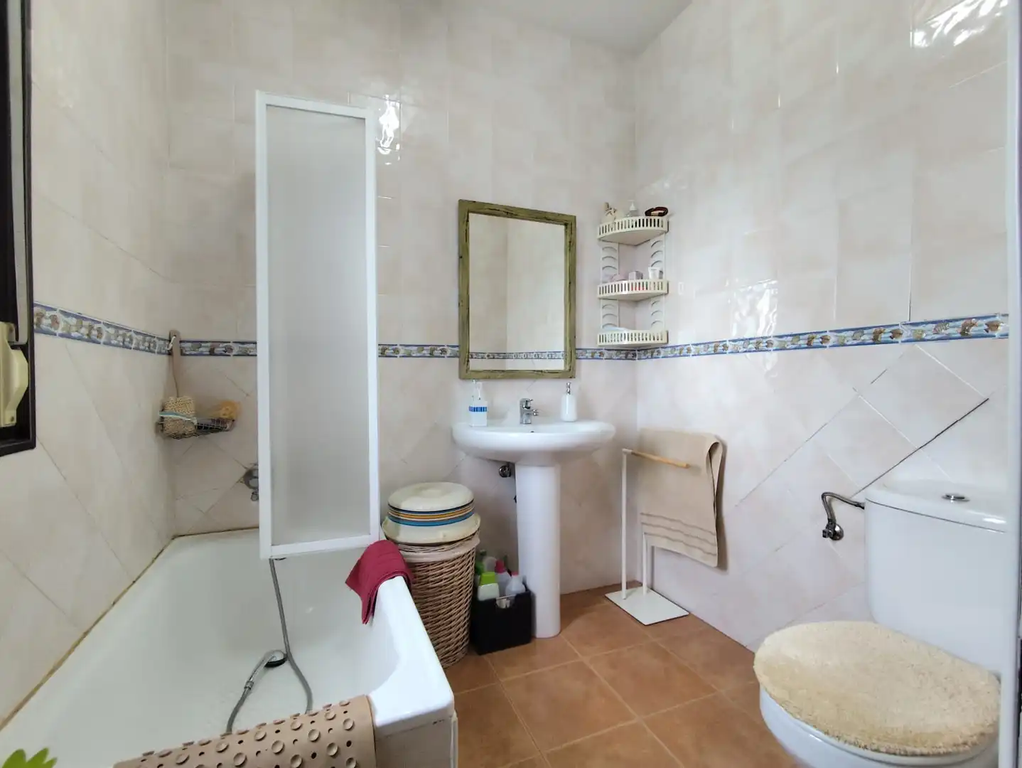 Badezimmer von Country house zum Verkauf in Arnedo mit Heizung, Privatgarten und Terrasse