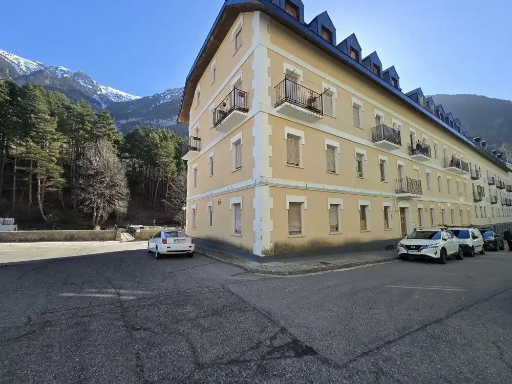 Vista exterior de Dúplex en venta en Canfranc con Calefacción y Trastero
