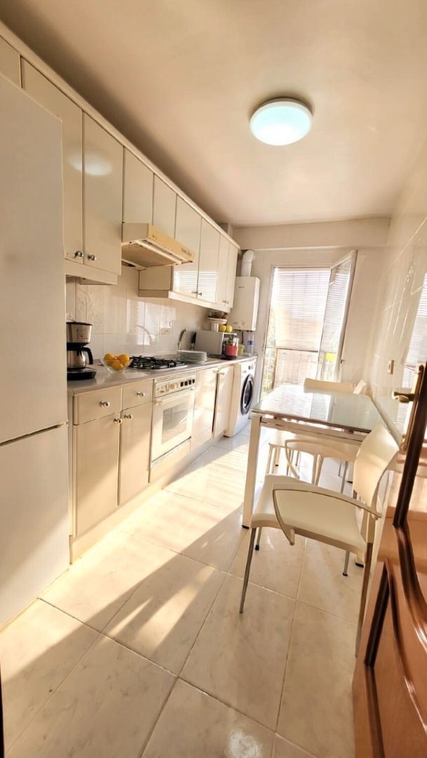 Cocina de Piso en venta en  Madrid Capital con Terraza y Amueblado