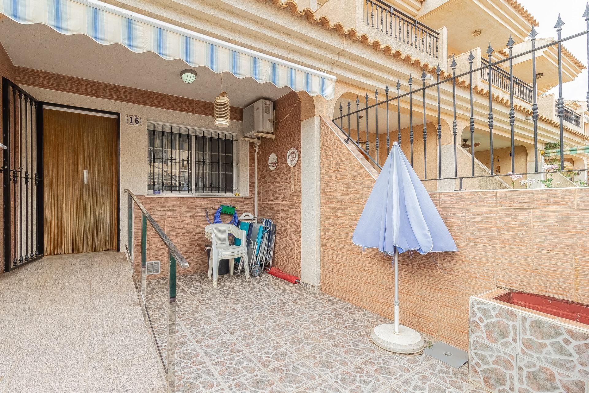 Vista exterior de Casa adosada en venta en Cartagena con Aire acondicionado, Jardín privado y Terraza