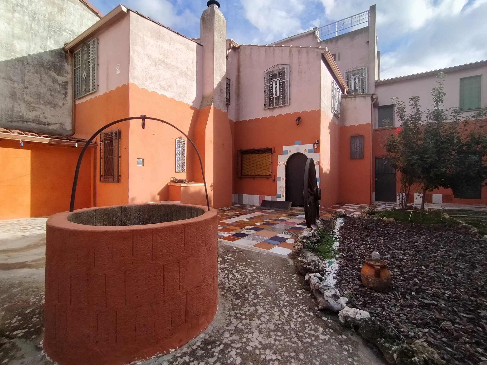 Vista exterior de Casa o xalet en venda en Baltanás amb Calefacció, Terrassa i Traster