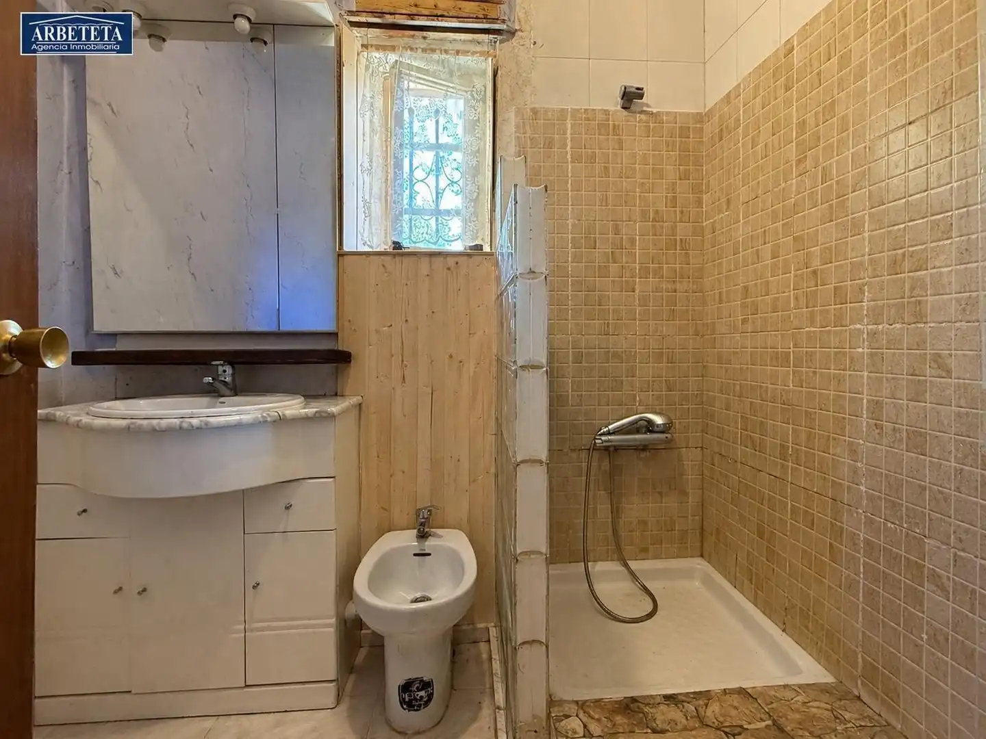 Baño de Casa adosada en venta en Trijueque con Calefacción, Jardín privado y Trastero