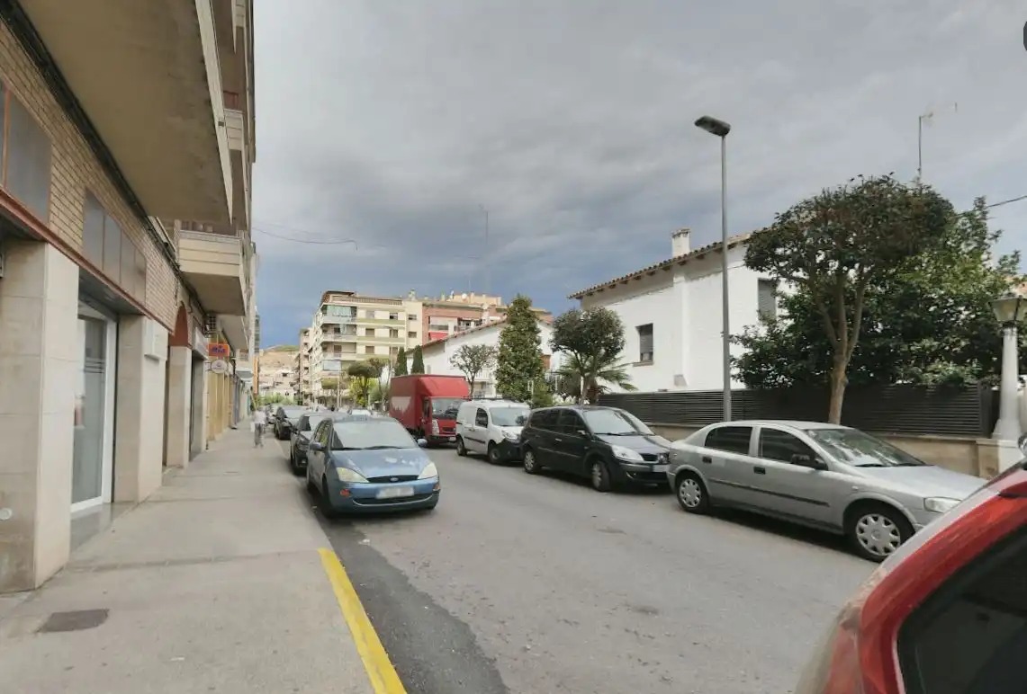 Local comercial en venda a Balaguer, imagen 2