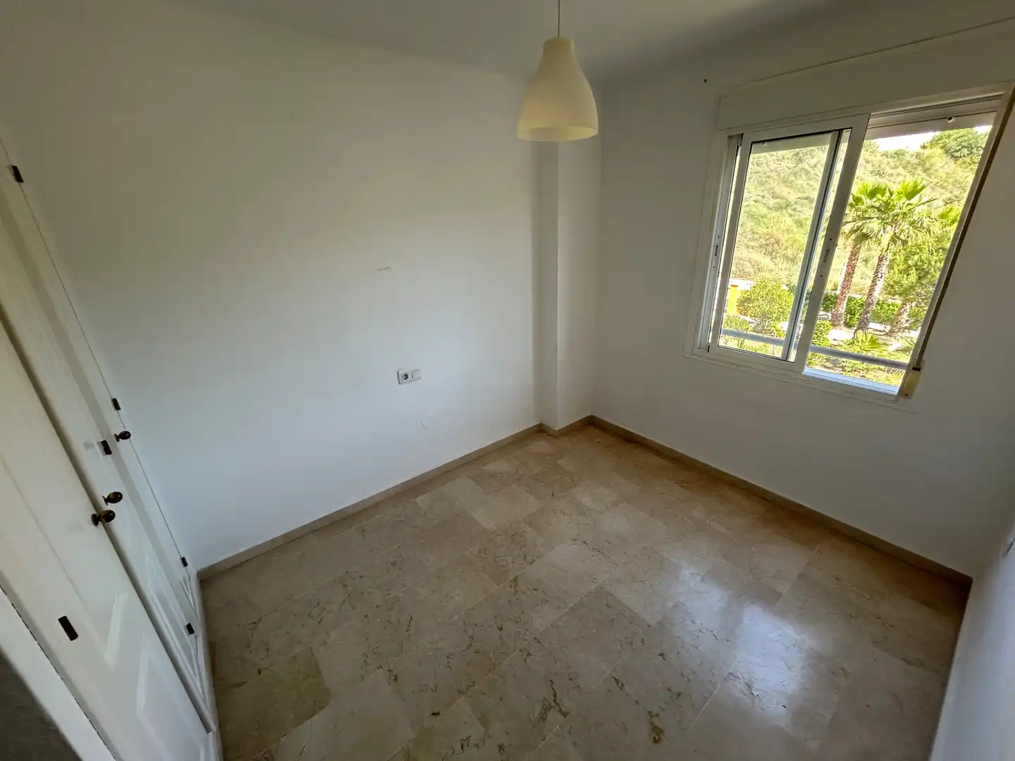 Habitación de Piso en venta en Málaga con Terraza, Balcón y Piscina comunitaria