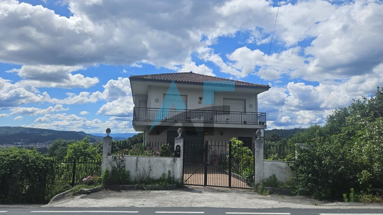 Exterior view of House or chalet for sale in Ourense Capital   with Heating, Private garden and Terrace