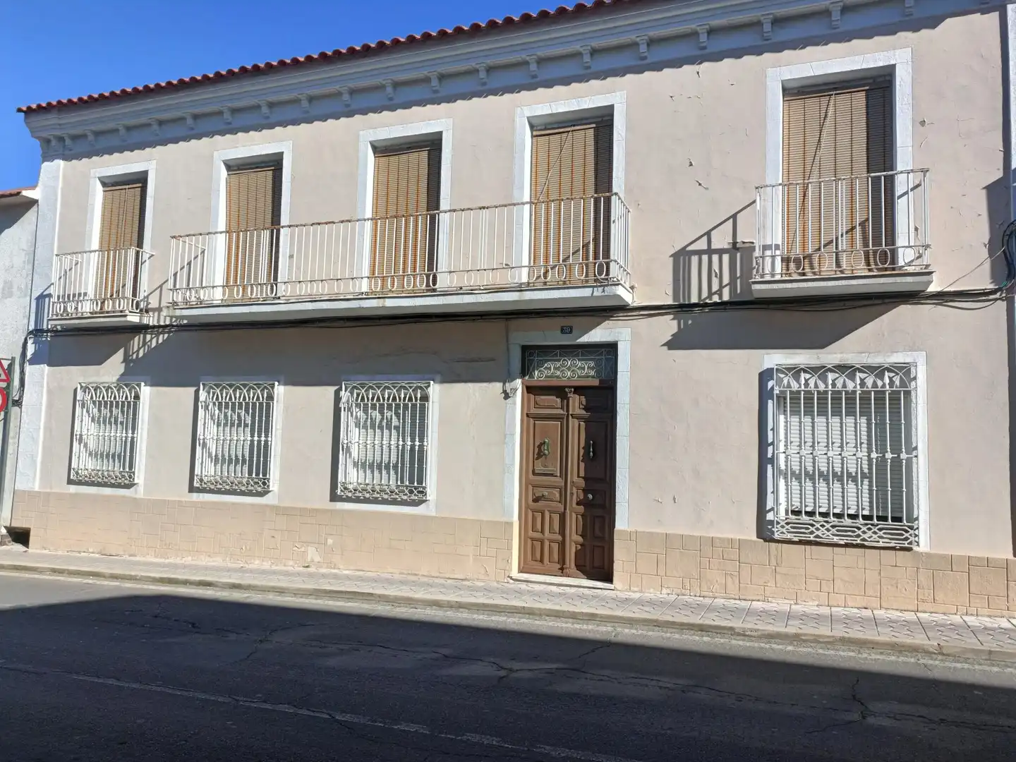 Vista exterior de Casa adosada en venta en Villarta de San Juan con Calefacción, Terraza y Balcón