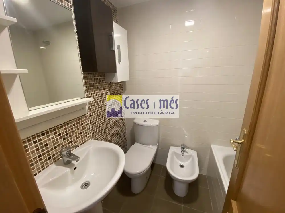 Bathroom of Flat for rent in Rafelbuñol / Rafelbunyol, Valencia