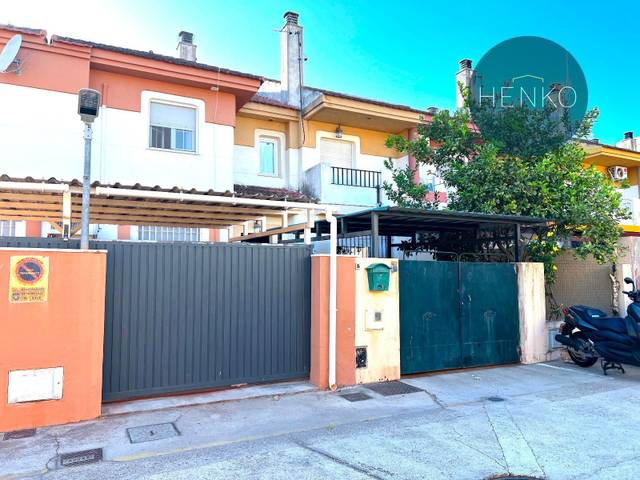 Casa adosada en Venta en Emilio Prados en Bellavista