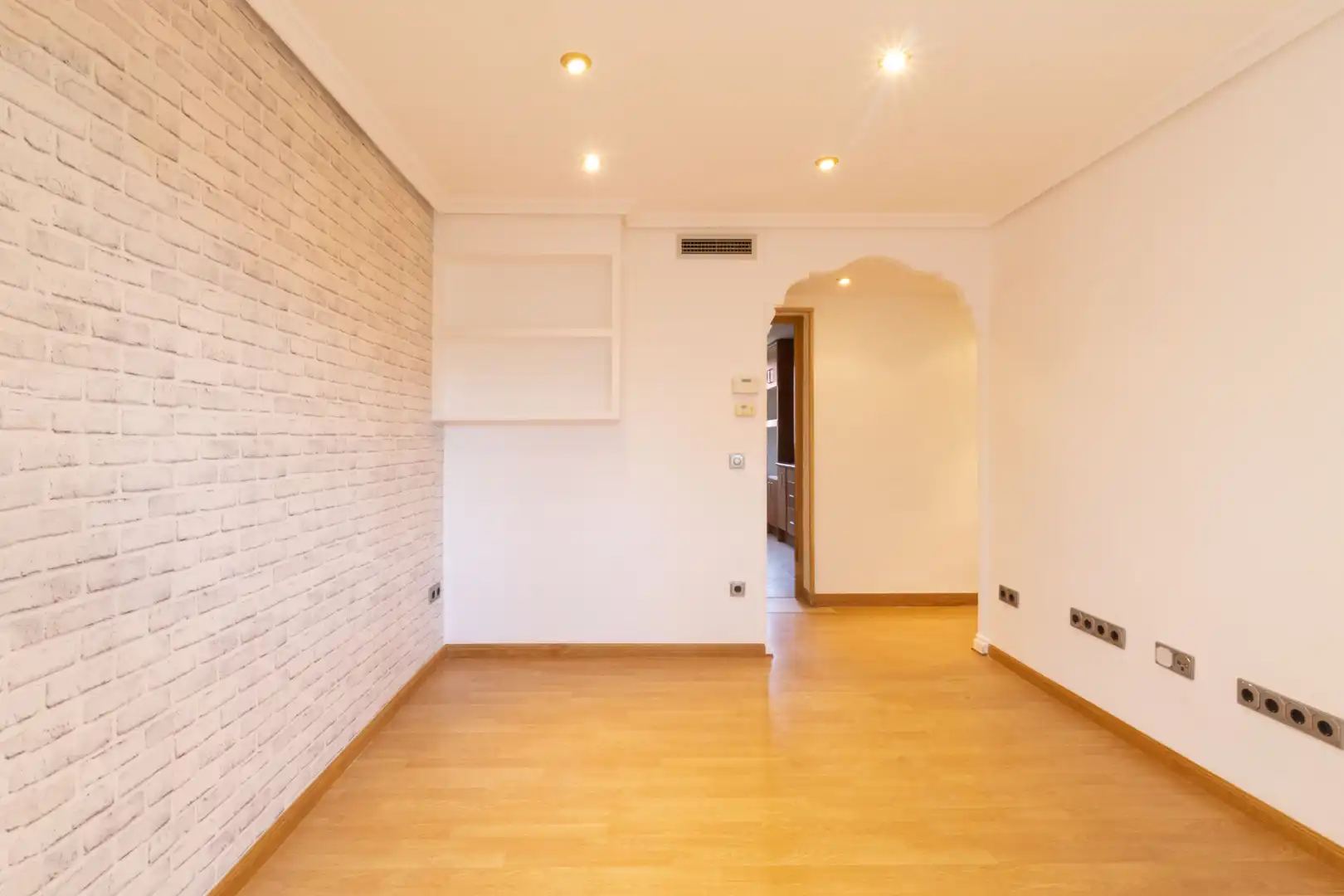 Flat for rent in Móstoles  with Air Conditioner, Heating and Oven