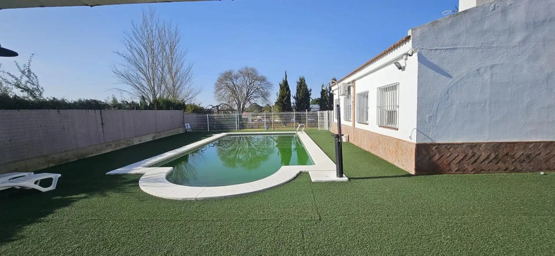 Swimming pool of Country homes for sale in Gibraleón