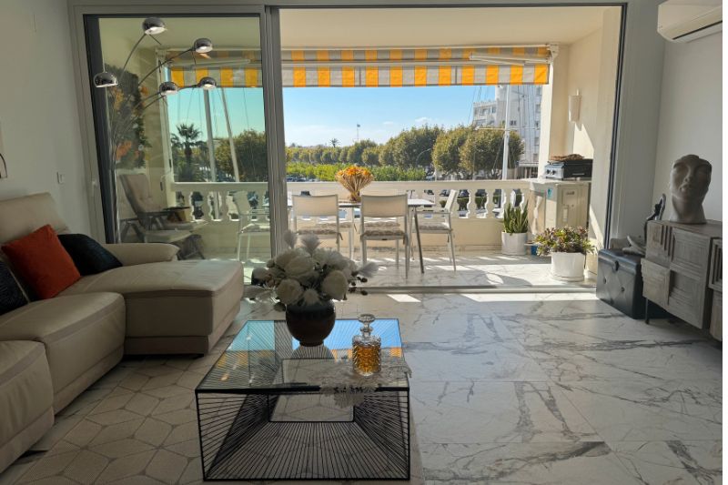 Exterior view of Duplex for sale in Empuriabrava  with Air Conditioner, Heating and Storage room