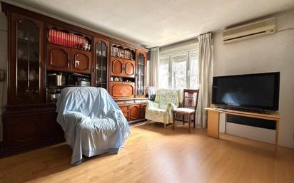 Living room of Flat for sale in  Madrid Capital  with Air Conditioner and Heating