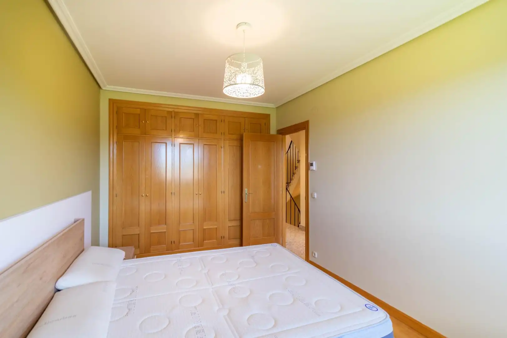 Dormitori de Casa adosada en venda en Valle de Egüés / Eguesibar amb Calefacció, Jardí privat i Terrassa