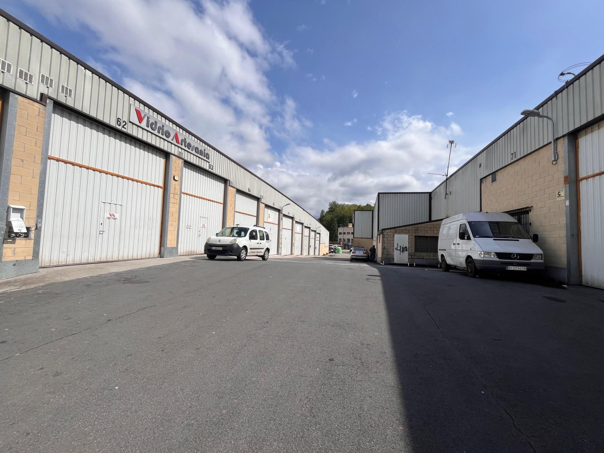 Exterior view of Industrial buildings for sale in Basauri 