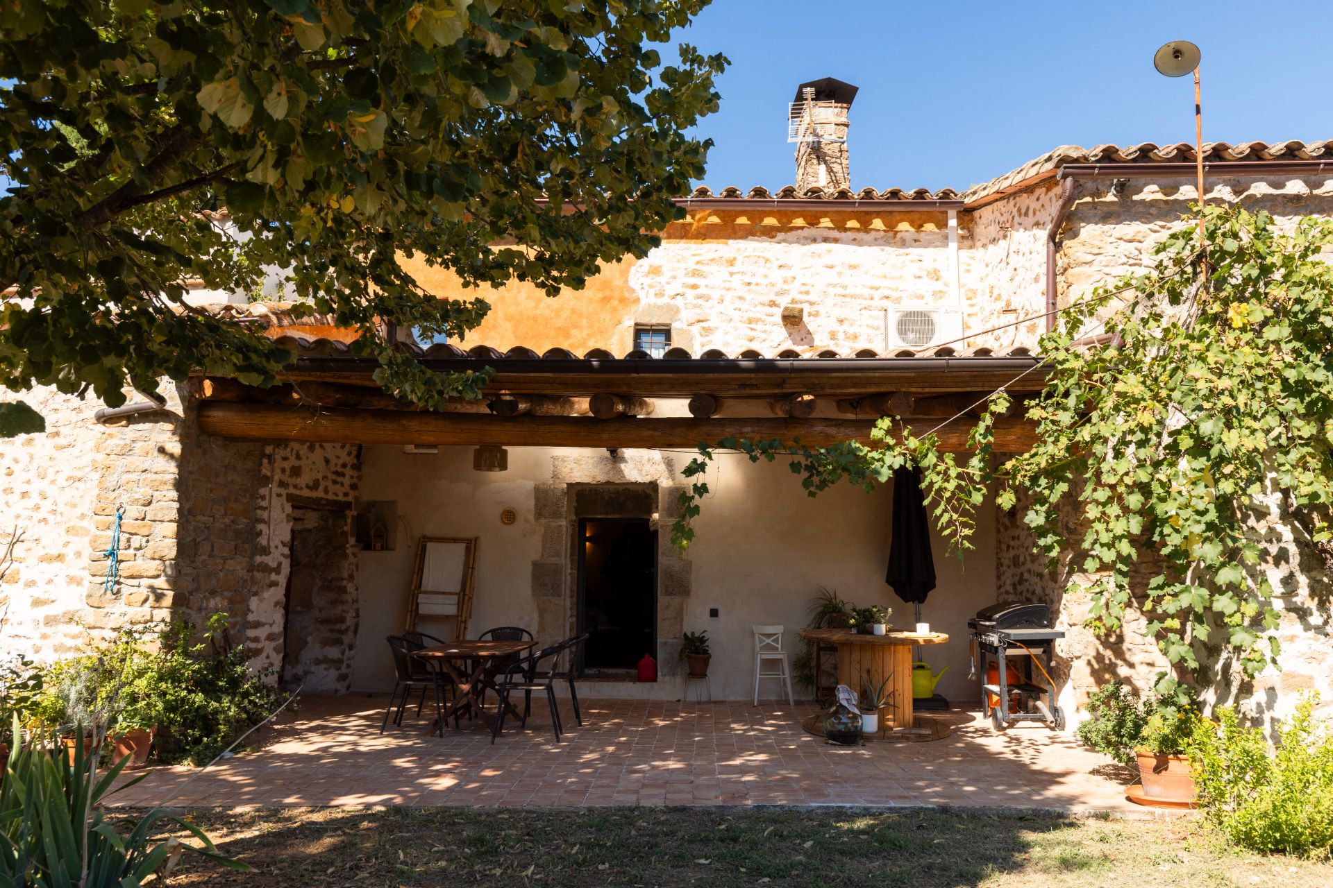 Außenansicht von Country house zum verkauf in Sant Martí de Llémena mit Klimaanlage, Heizung und Privatgarten