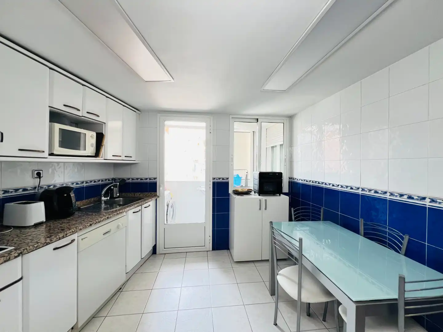 Küche von Wohnung zum Verkauf in Zaragoza mit Klimaanlage, Möbliert und Balkon