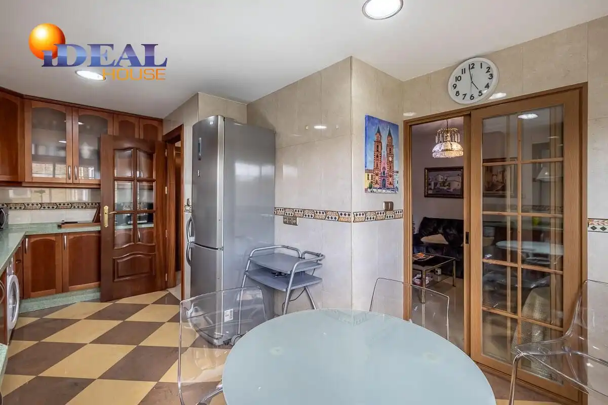 Piso con ascensor en venta en Calle ARQUITECTO JIMENEZ LACAL, imagen 15