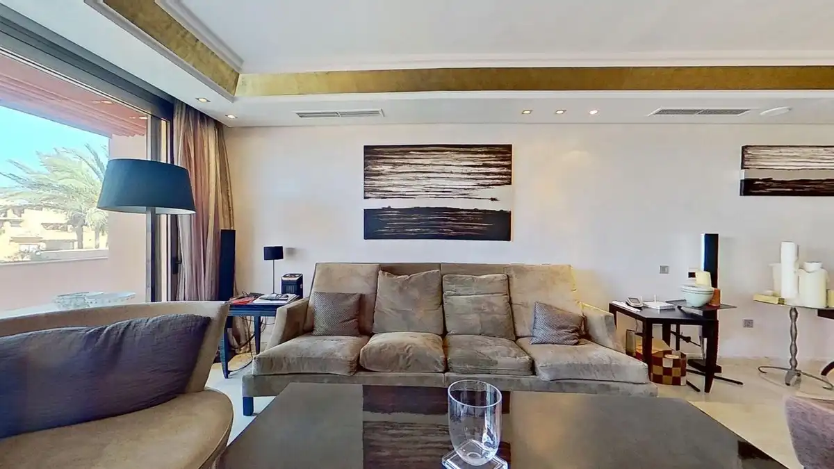 Sala de estar de Ático en venta en Marbella con Aire acondicionado, Terraza y Sauna