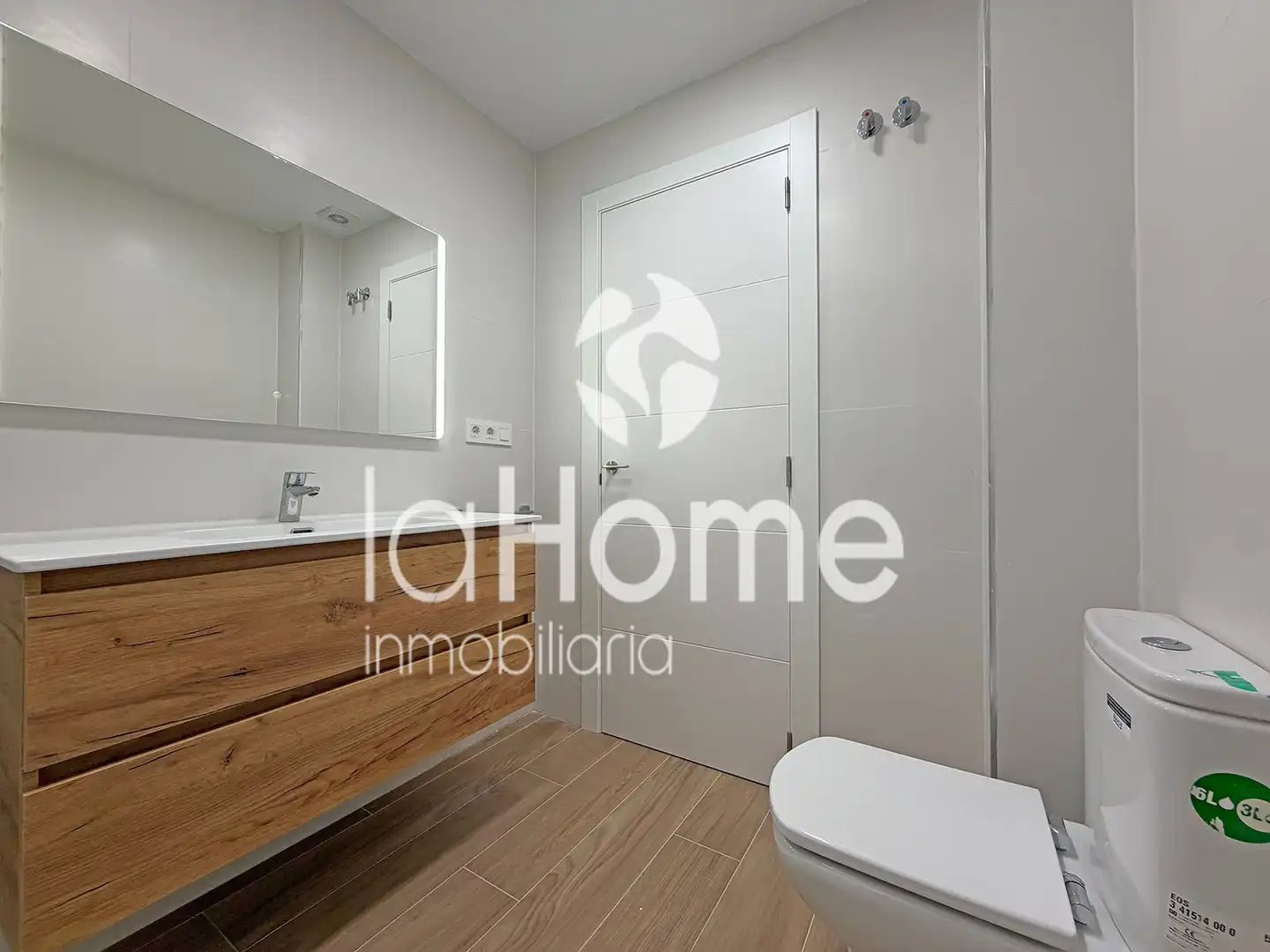 Baño de Casa adosada de alquiler en L'Eliana con Aire acondicionado, Calefacción y Terraza