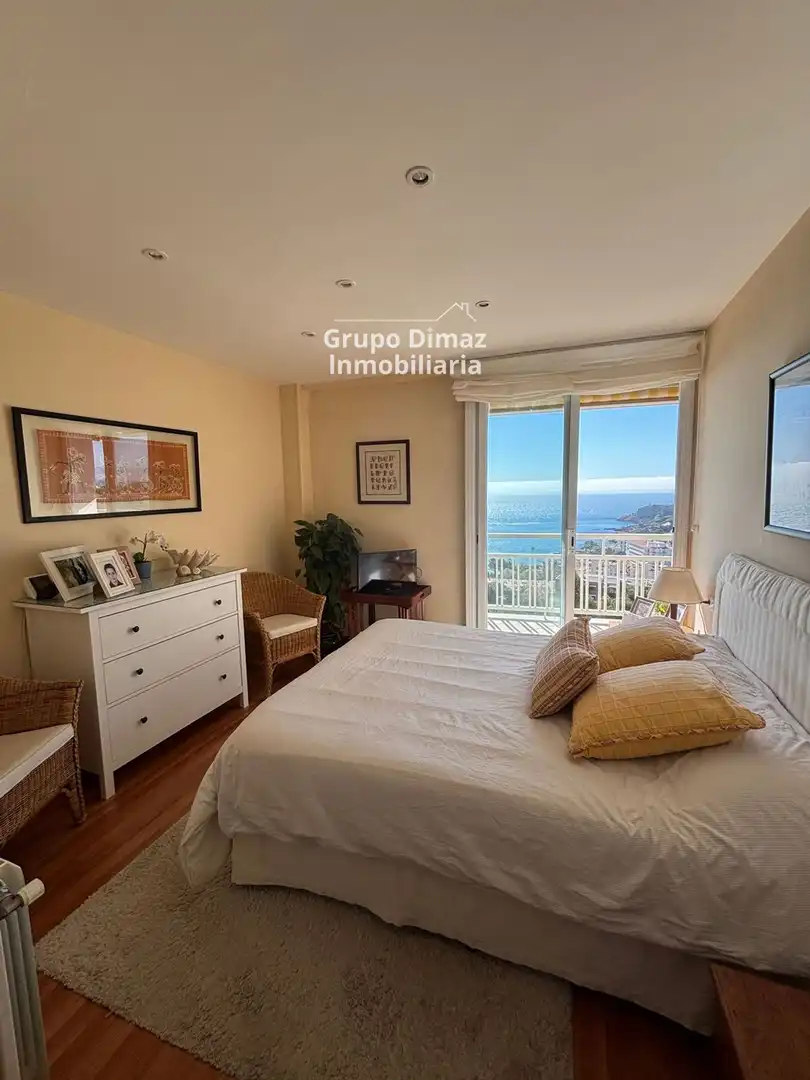 Terraza de Ático en venta en Sant Feliu de Guíxols con Calefacción, Terraza y Piscina