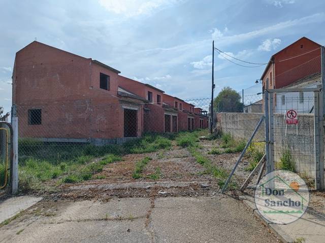 Casa adosada en Venta en Castronuevo de Esgueva