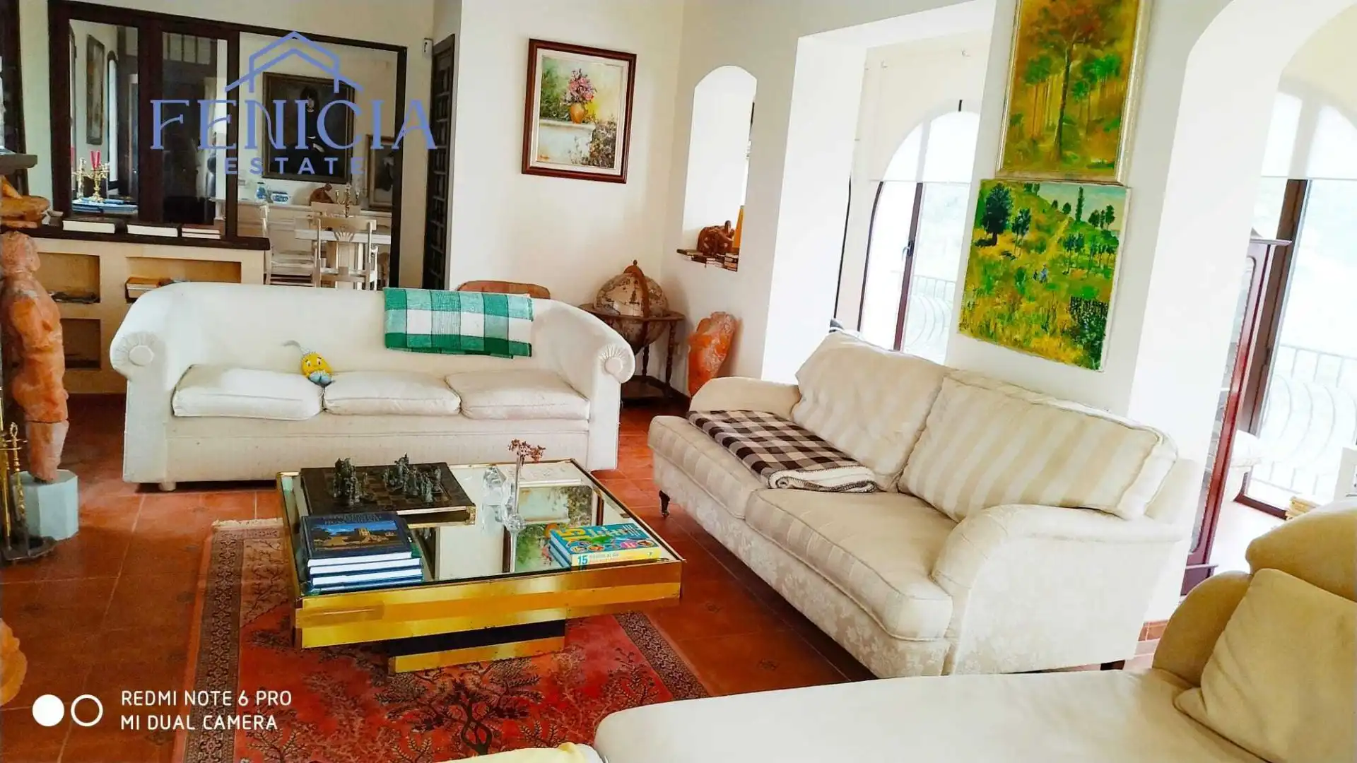 Sala d'estar de Casa o xalet en venda en Almuñécar amb Jardí privat, Terrassa i Traster