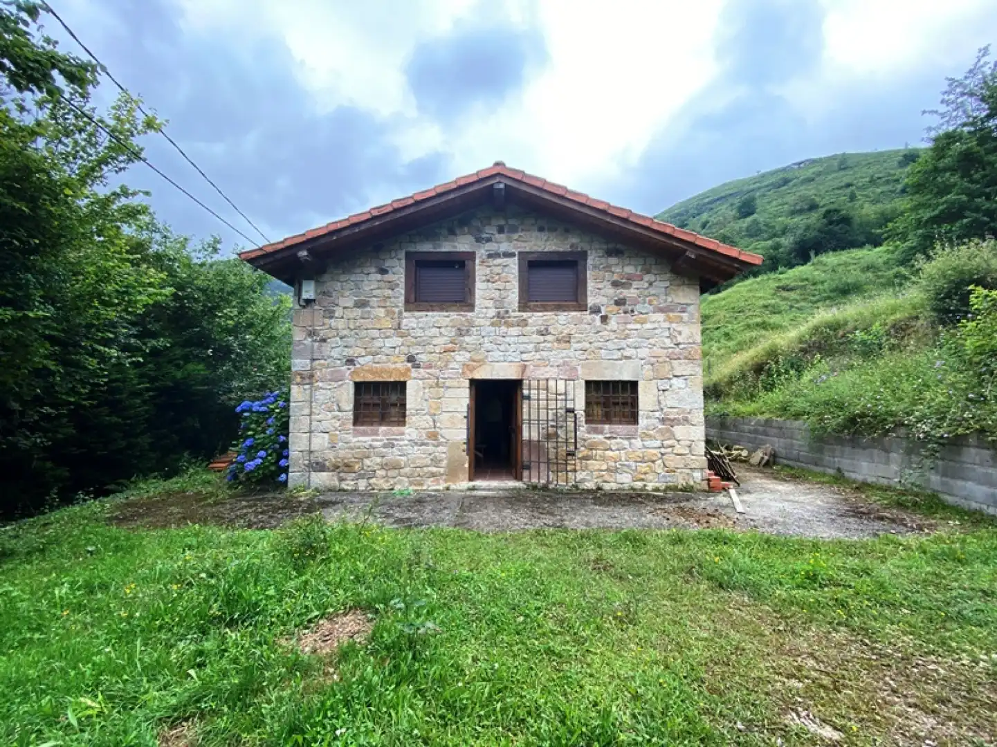Vista exterior de Casa o xalet en venda en Mazcuerras amb Calefacció