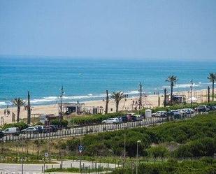 Vista exterior de Residencial en venda en El Prat de Llobregat