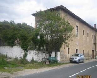 Vista exterior de Casa o xalet en venda en Oña amb Jardí privat, Terrassa i Balcó