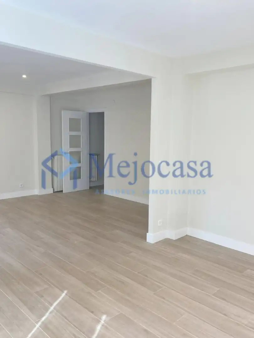 Habitación de Piso en venta en Madrid con Aire acondicionado y Calefacción