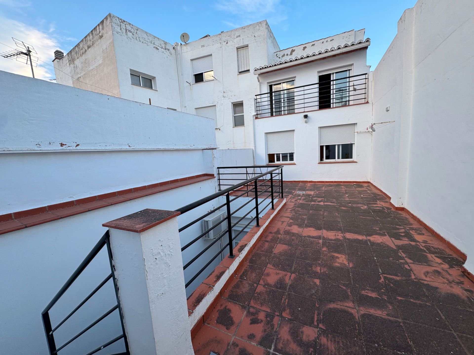 Exterior view of Single-family semi-detached for sale in La Font d'en Carròs  with Air Conditioner, Terrace and Storage room