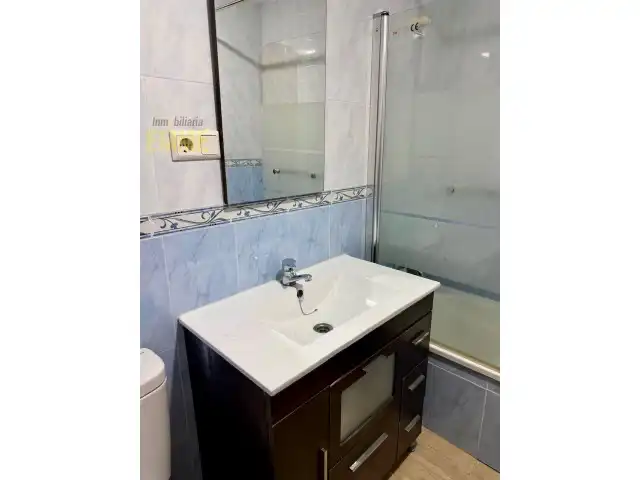 Baño de Piso en venta en Ronda con Amueblado