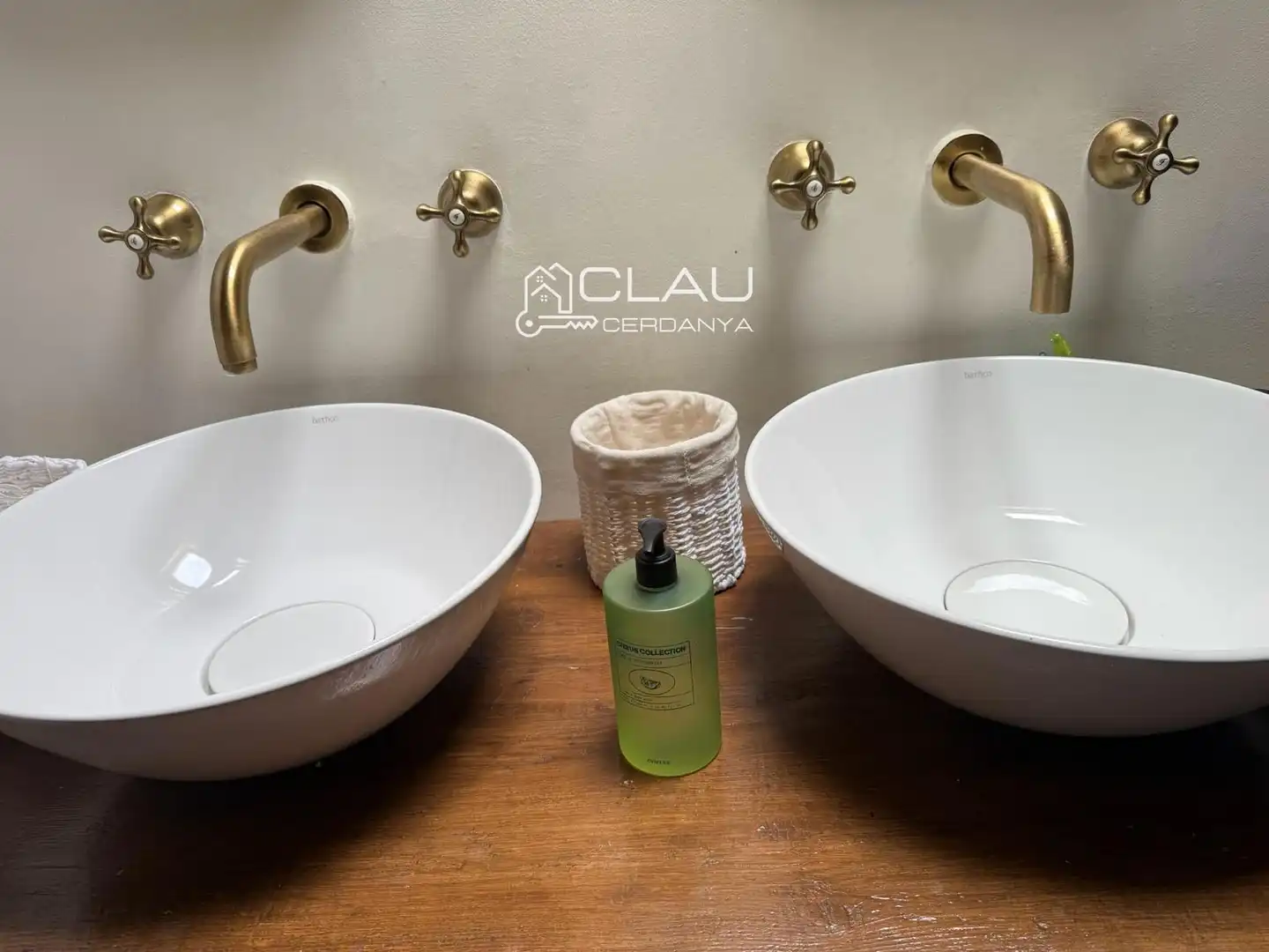 Bathroom of Houses for rent in Fontanals de Cerdanya  with Heating, Parquet flooring and Storage room