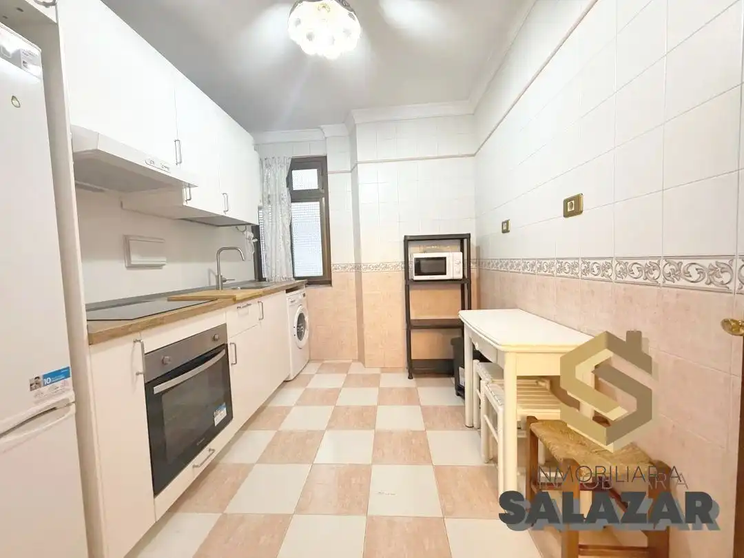 Cocina de Piso de alquiler en Bilbao  con Calefacción