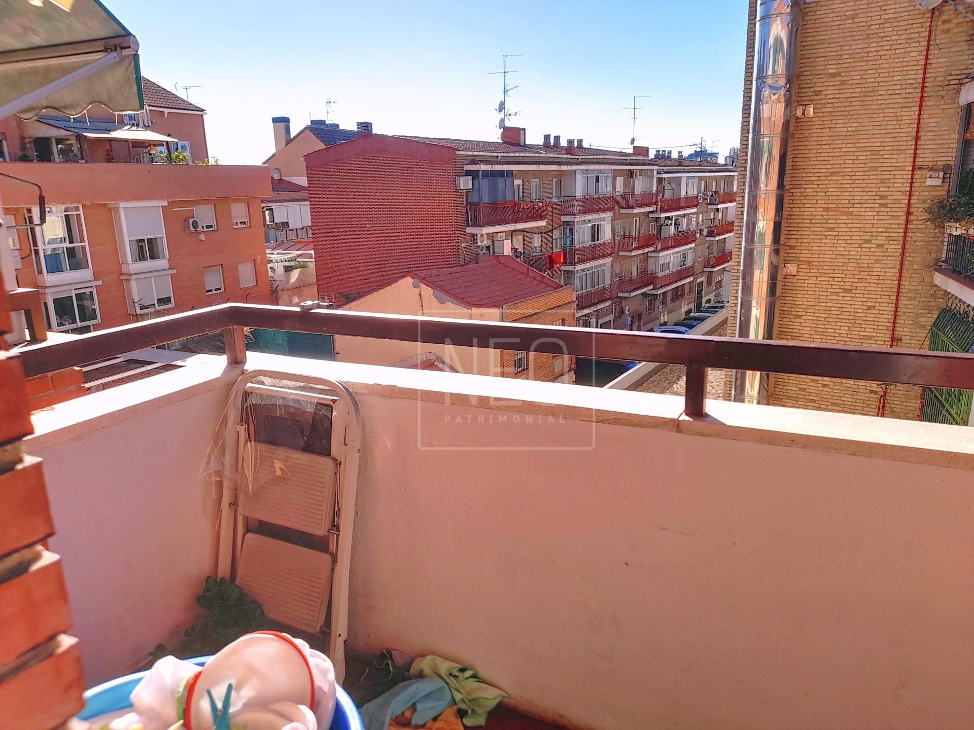 Balcony of Flat for sale in  Madrid Capital  with Air Conditioner, Heating and Parquet flooring
