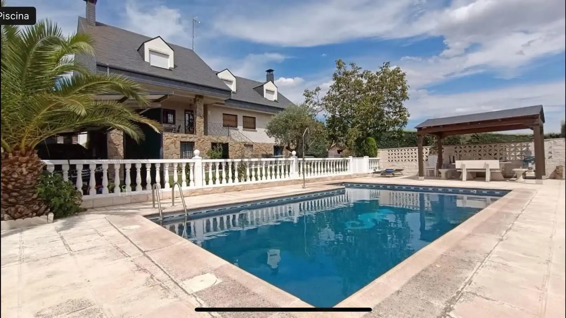 Piscina de Casa o xalet de lloguer en Alcorcón amb Aire condicionat, Calefacció i Jardí privat