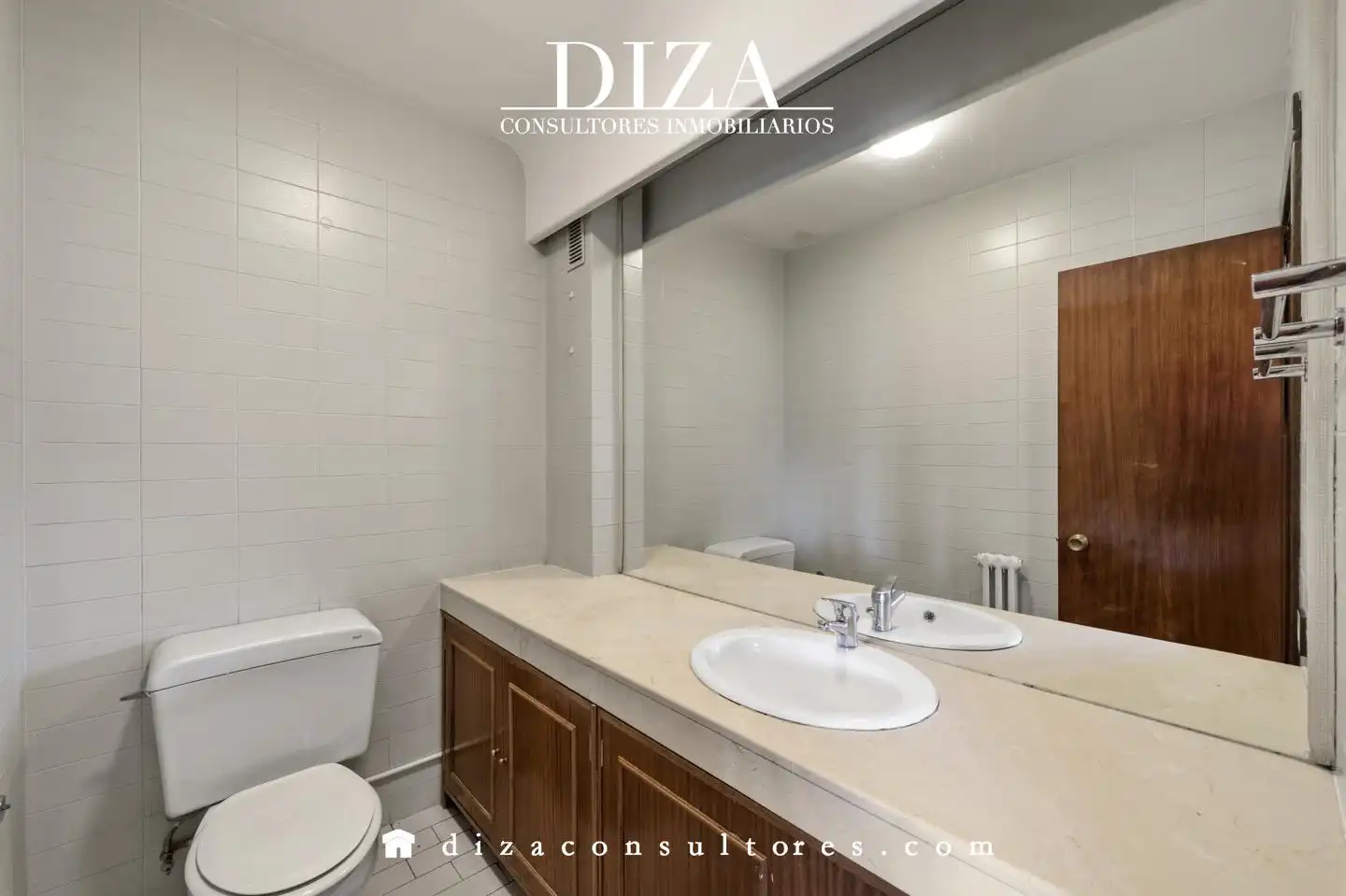 Bathroom of Flat for sale in Madrid  with Air Conditioner, Heating and Terrace