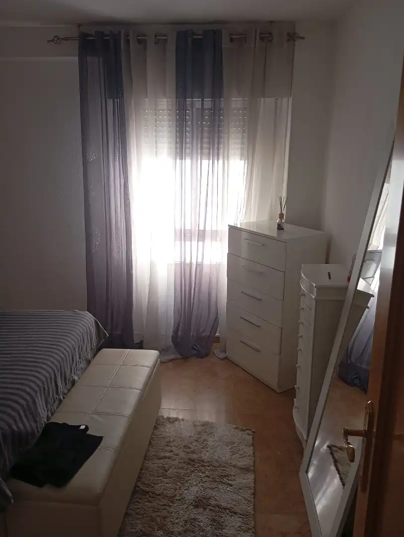 Dormitori de Pis en venda en Córdoba amb Aire condicionat, Moblat i Balcó