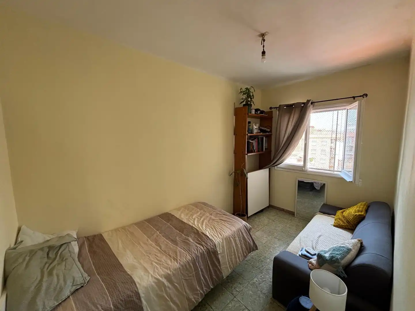 Schlafzimmer von Dachboden zum Verkauf in L'Hospitalet de Llobregat mit Balkon