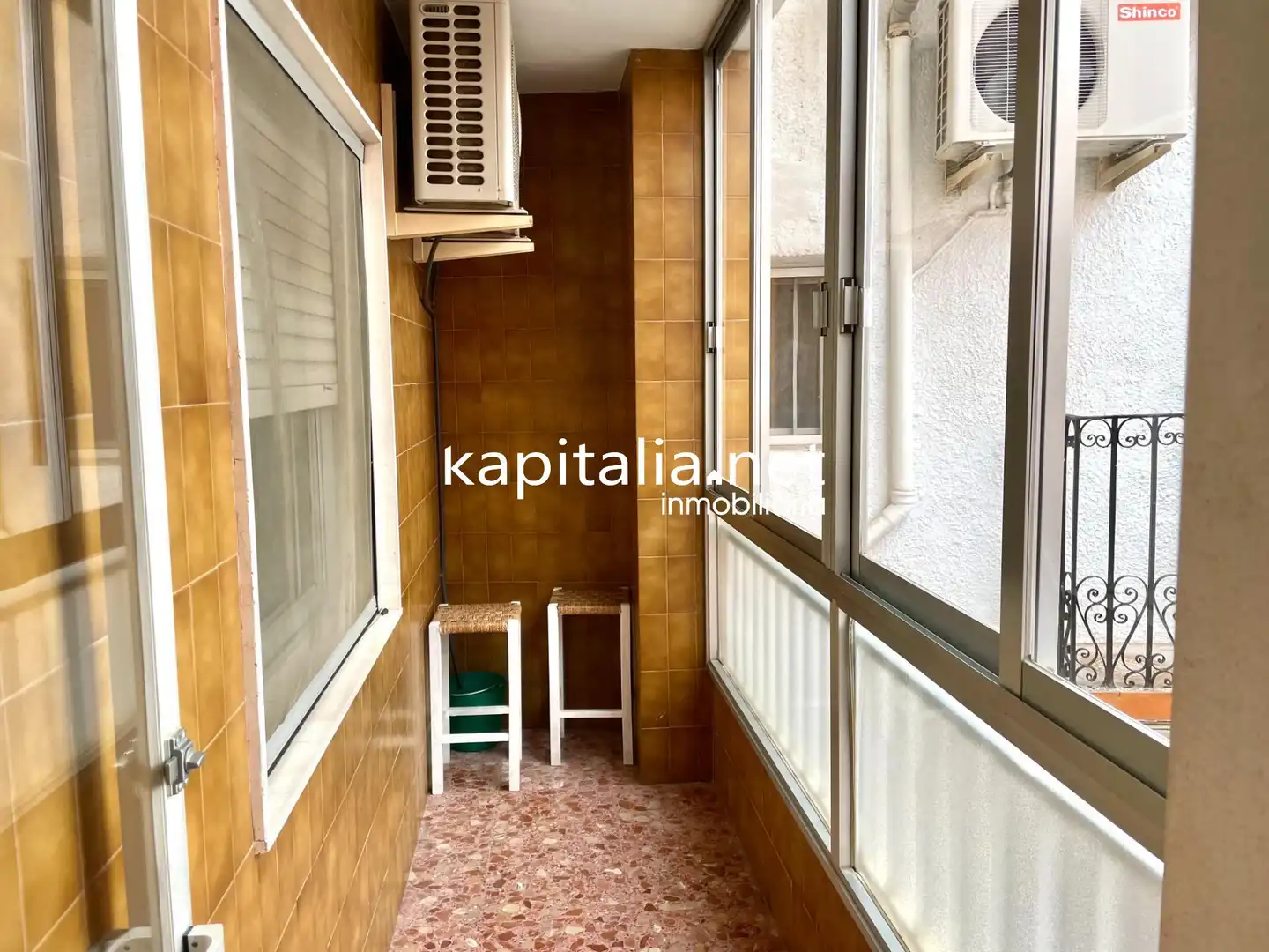 Schlafzimmer von Wohnung zum Verkauf in Salem mit Klimaanlage, Abstellraum und Balkon