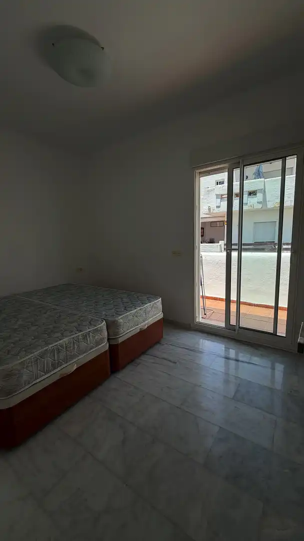Habitación de Ático en venta en Estepona con Aire acondicionado, Calefacción y Terraza