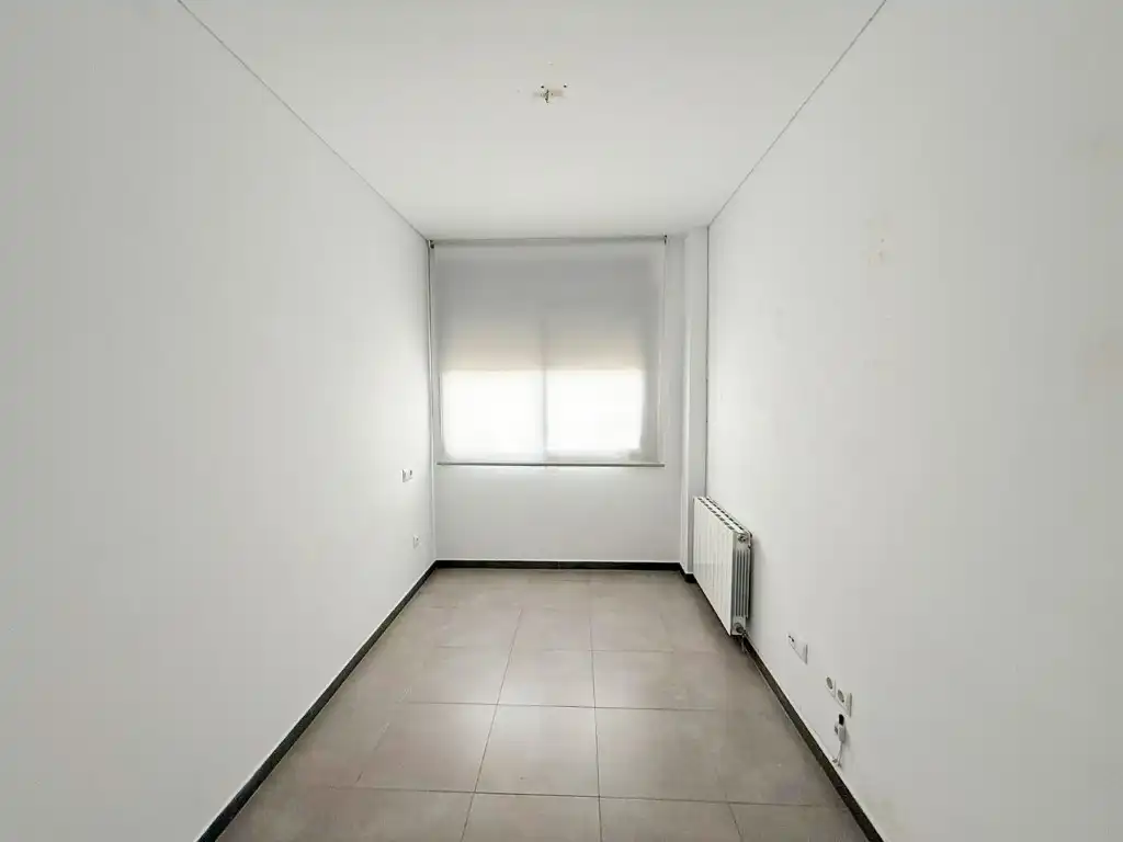 Dormitori de Dúplex en venda en Figueres amb Aire condicionat i Moblat