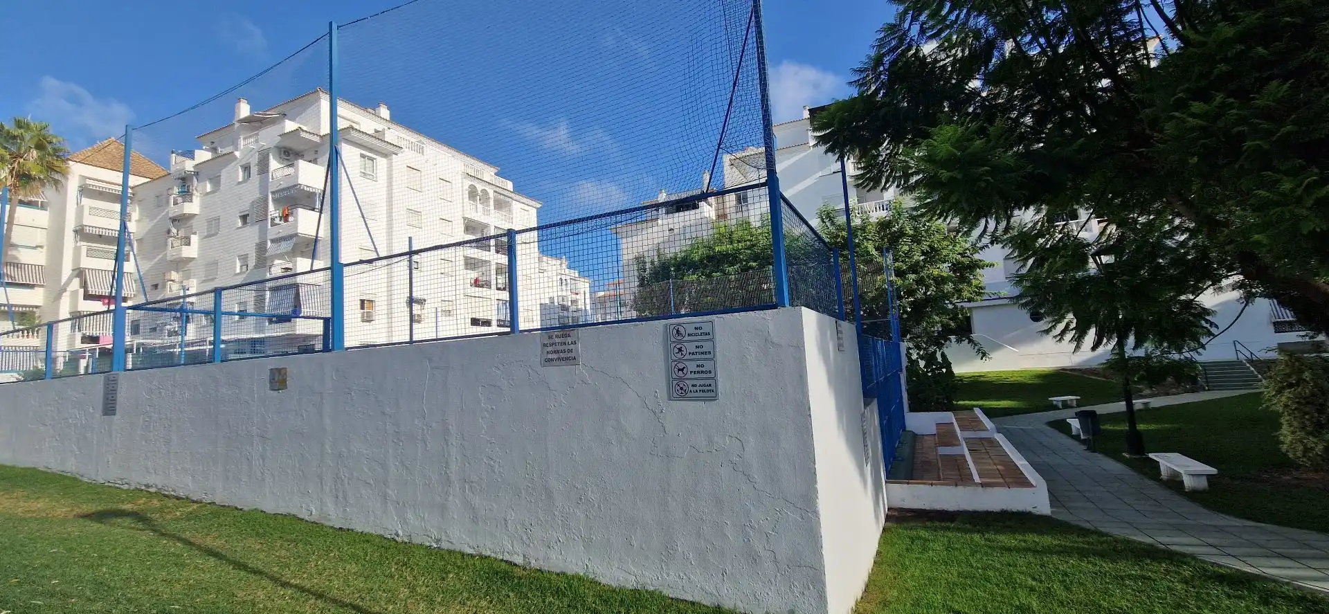 Vista exterior de Apartament de lloguer en El Portil amb Piscina comunitària