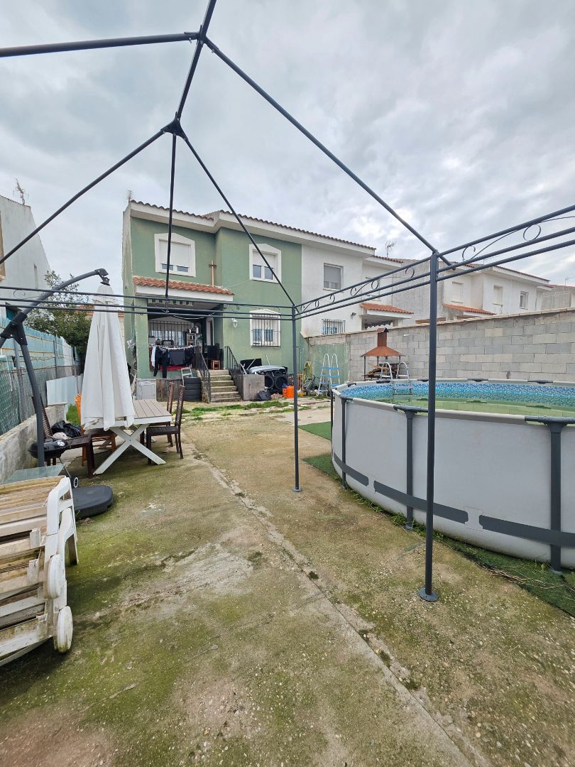 Piscina de Casa o chalet en venta en Cedillo del Condado con Calefacción, Jardín privado y Terraza