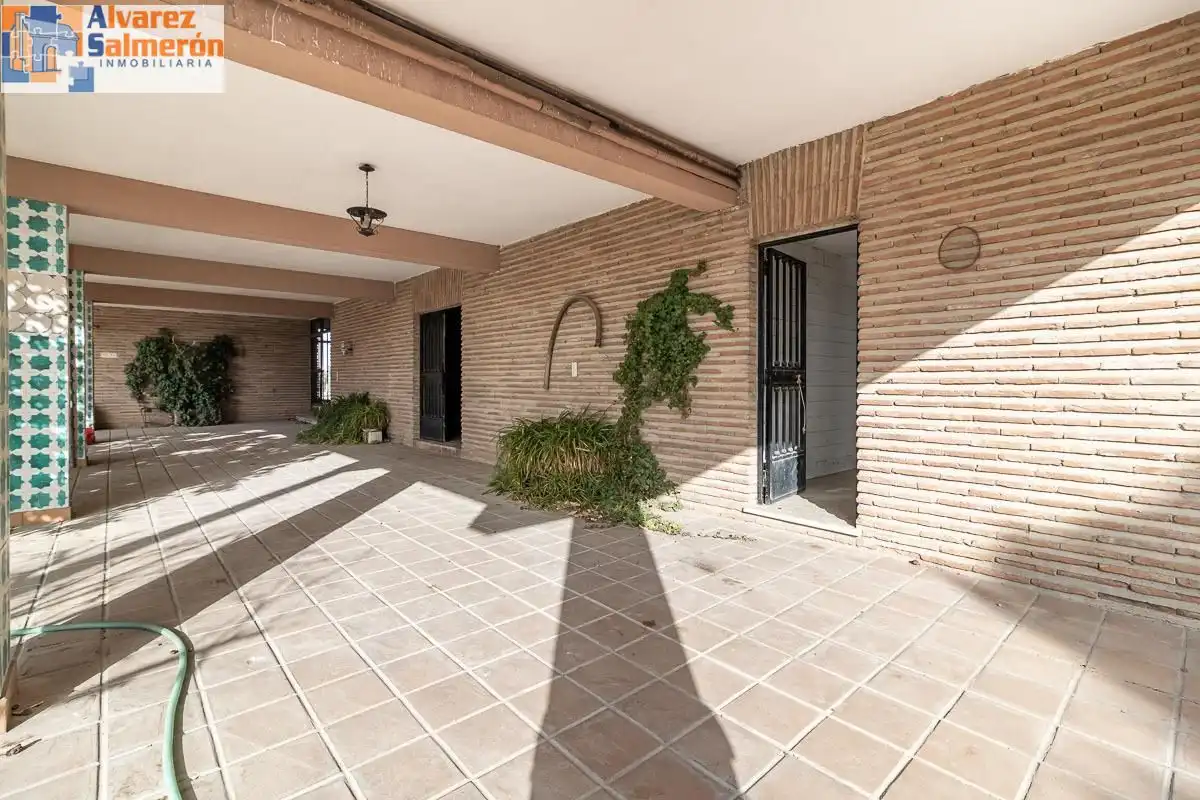 Casa rústica amb piscina en venda a Santa Fe, imagen 44