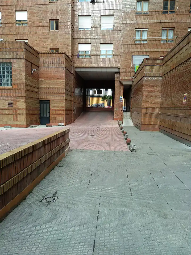 Garage for rent in N/A, -1, Centro