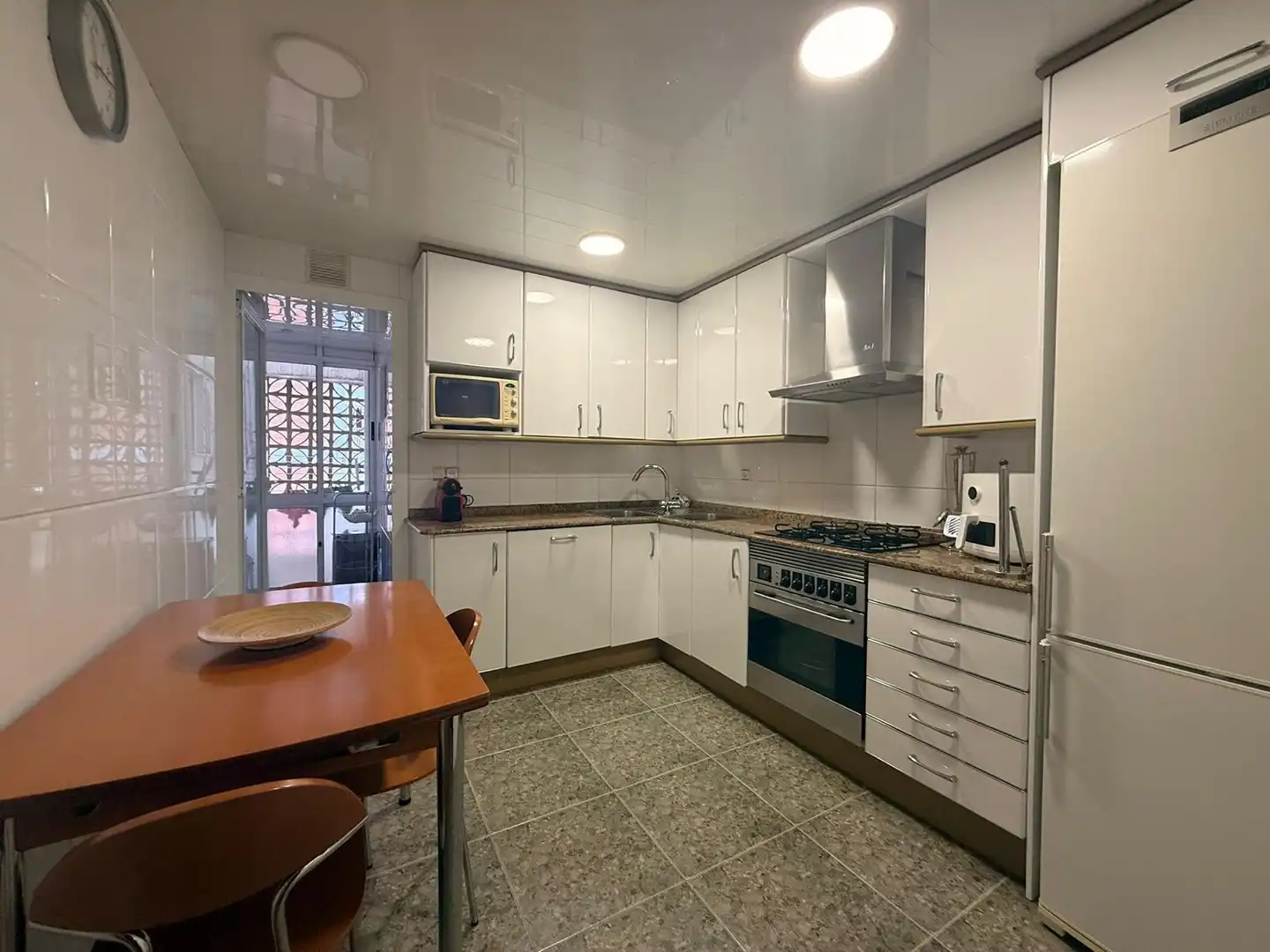Küche von Wohnung zum Verkauf in Cornellà de Llobregat mit Heizung und Balkon